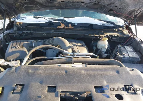 2017 Ram 1500 Night 4X4 5'7 Box из США, поврежденный, VIN 1C6RR7MT7HS648484